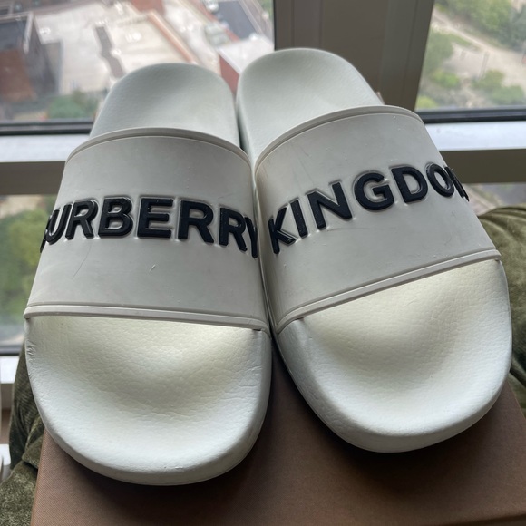 Burberry Kingdom LOGO SLIDES - Picture 4 of 16